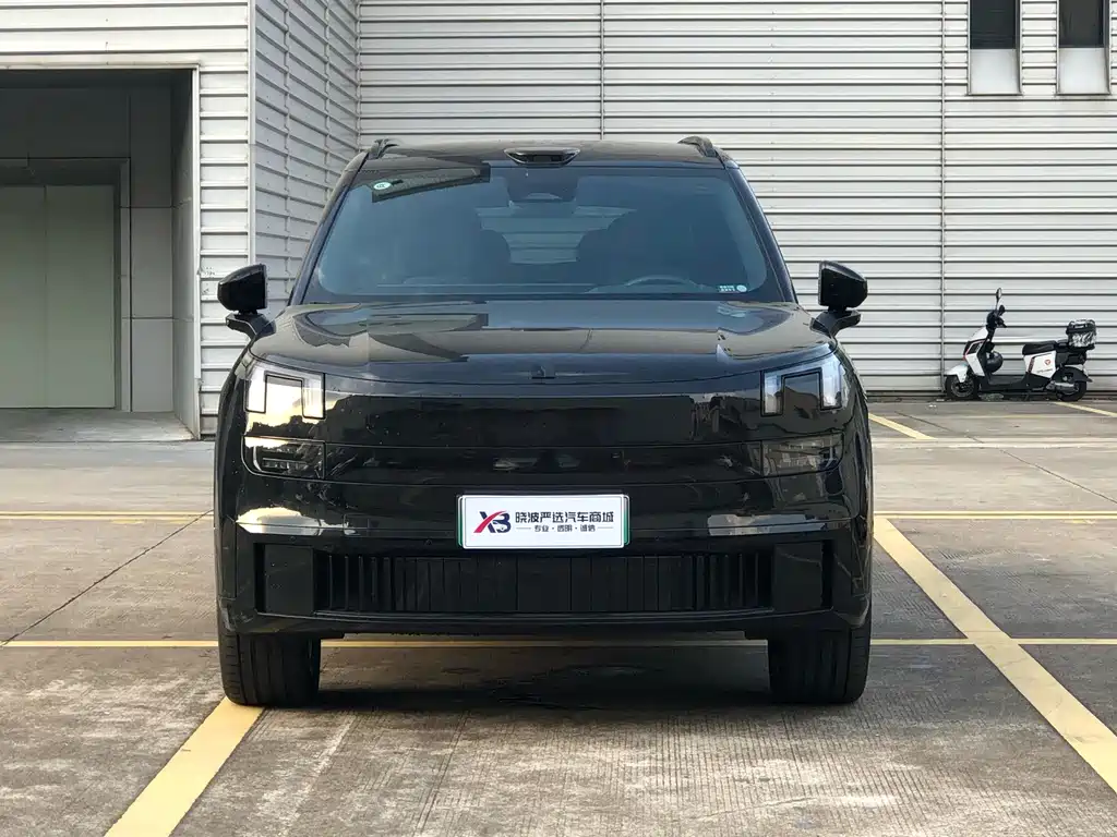 Lynk & Co 900 — миниатюра 2