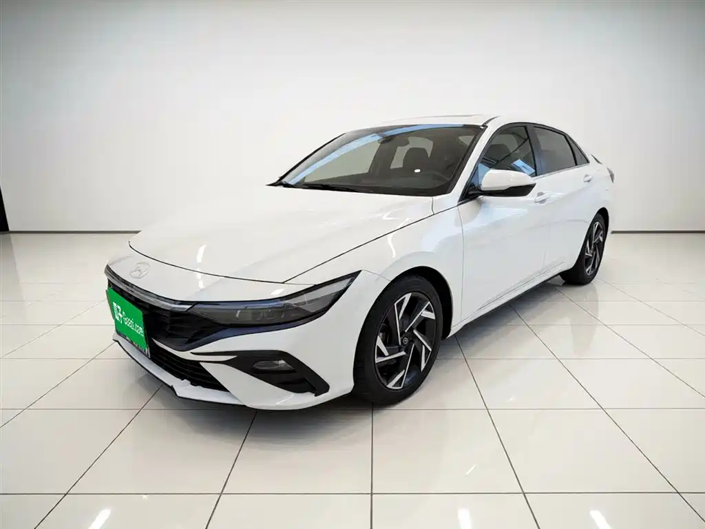 Hyundai Elantra 2024