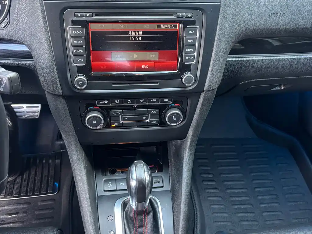 Volkswagen Golf GTI — миниатюра 9
