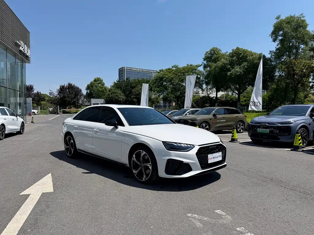 Audi A4L 2025 200 Enjoy 40 TFSI Luxury B&O
