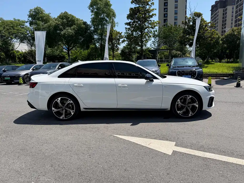 Audi A4L 2025 200 Enjoy 40 TFSI Luxury B&O