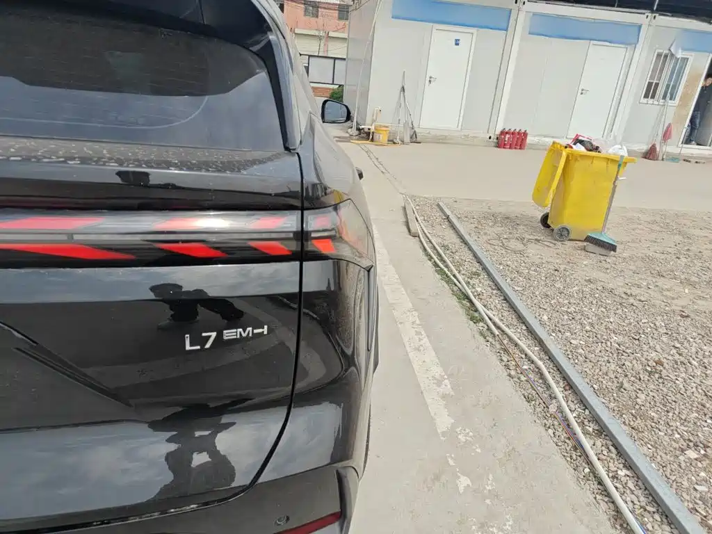 Geely Galaxy Galaxy L7 L7 2025 EM-i 115km