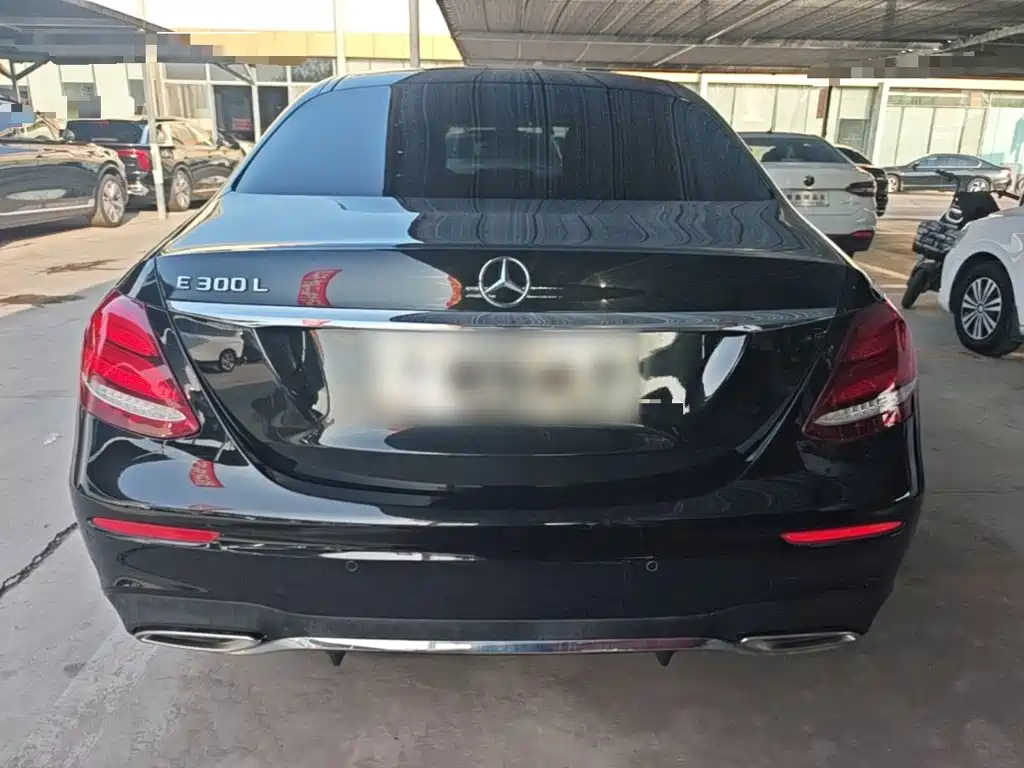 Mercedes-Benz E-Class — миниатюра 6