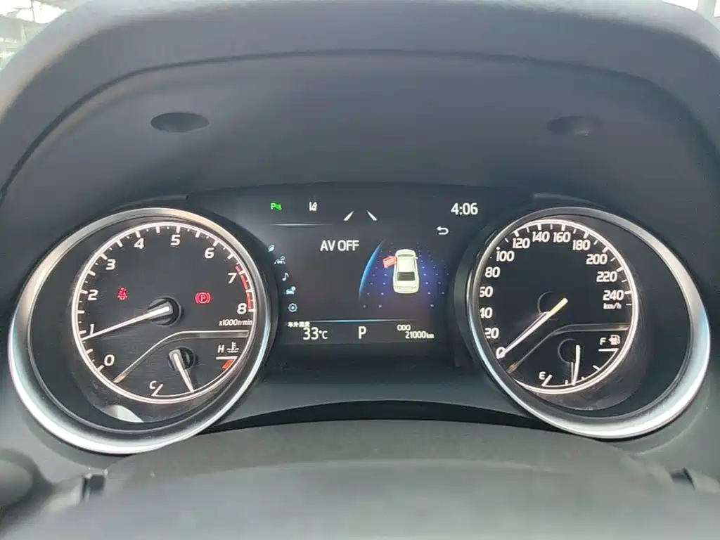 Toyota Camry — миниатюра 12