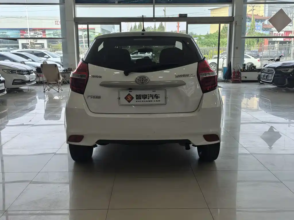 Toyota Yaris L — миниатюра 6