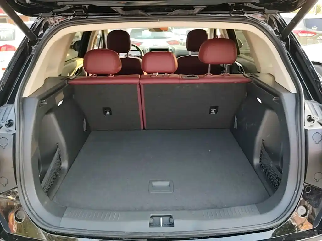 Hongqi Hongqi HS3 PHEV — миниатюра 19
