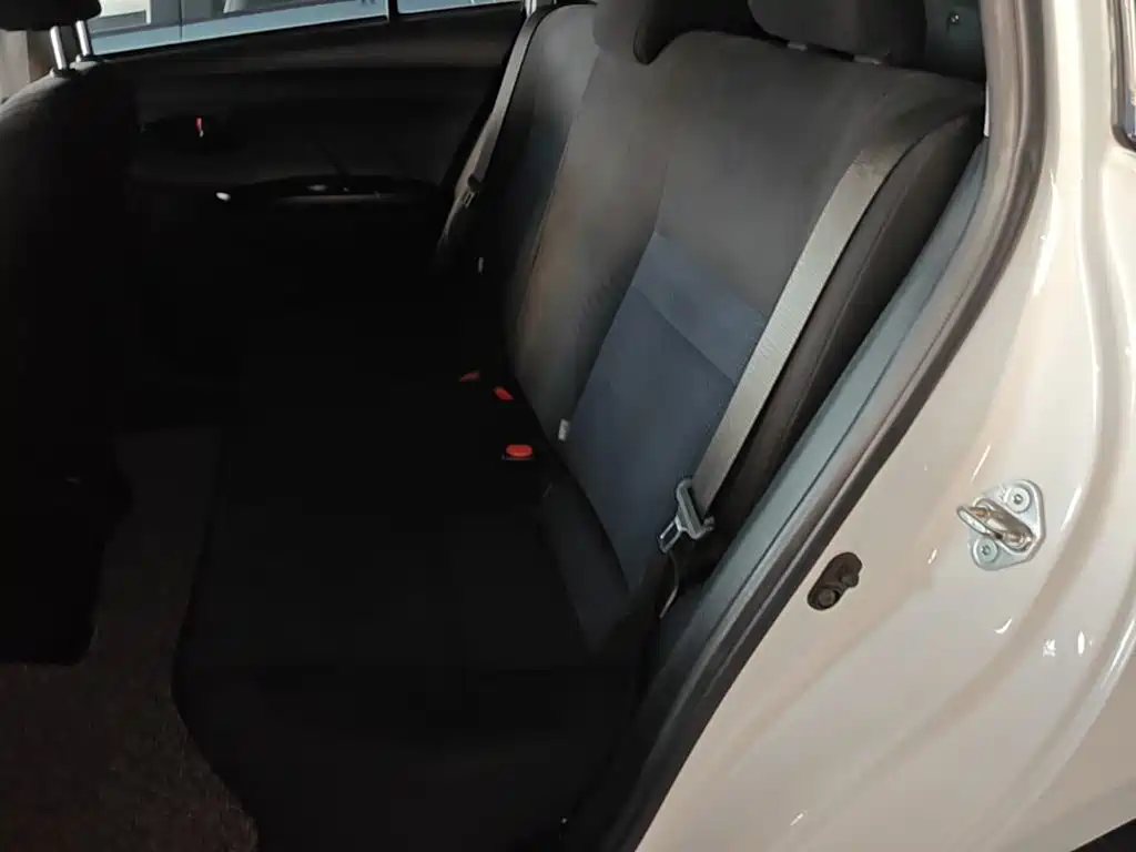 Toyota Yaris L — миниатюра 17