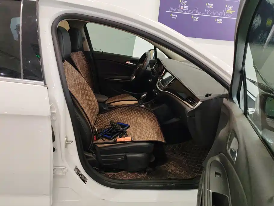 Buick Verano — миниатюра 8