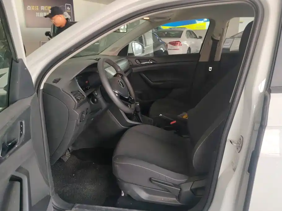 Volkswagen T-Cross — миниатюра 9