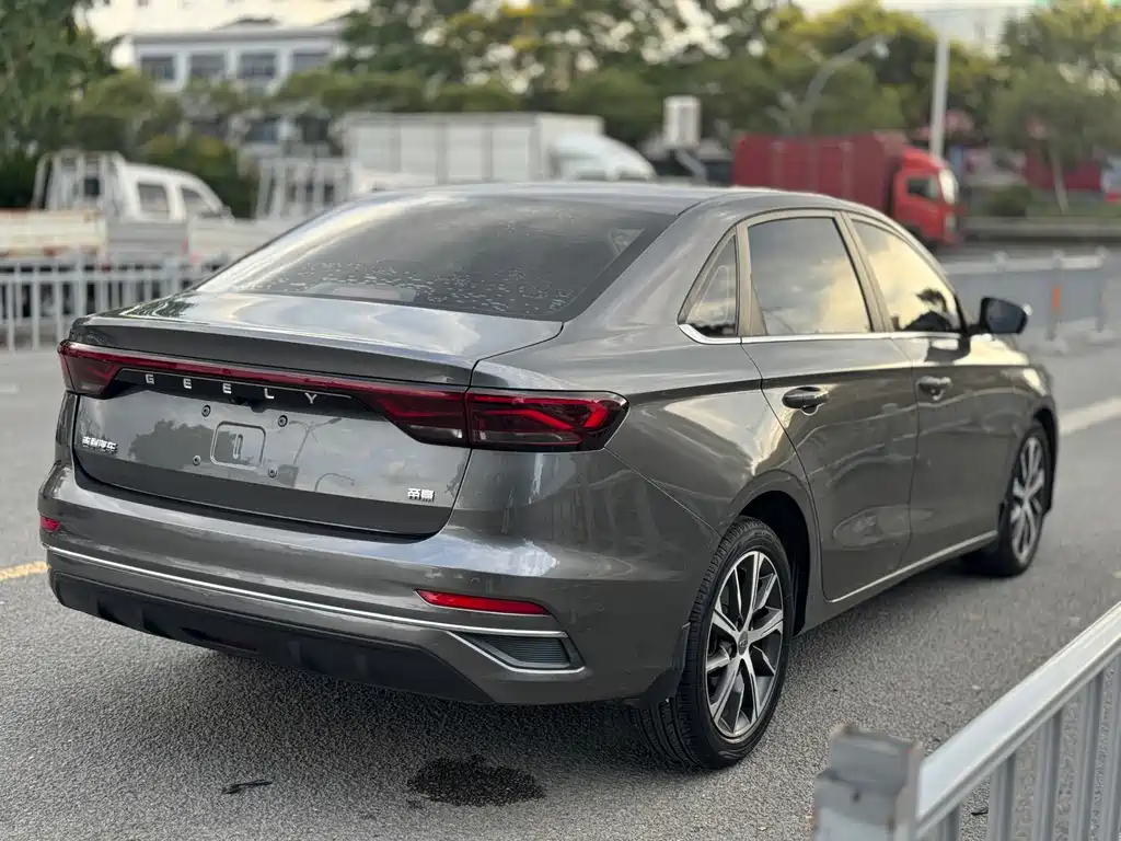 Geely Emgrand — миниатюра 6