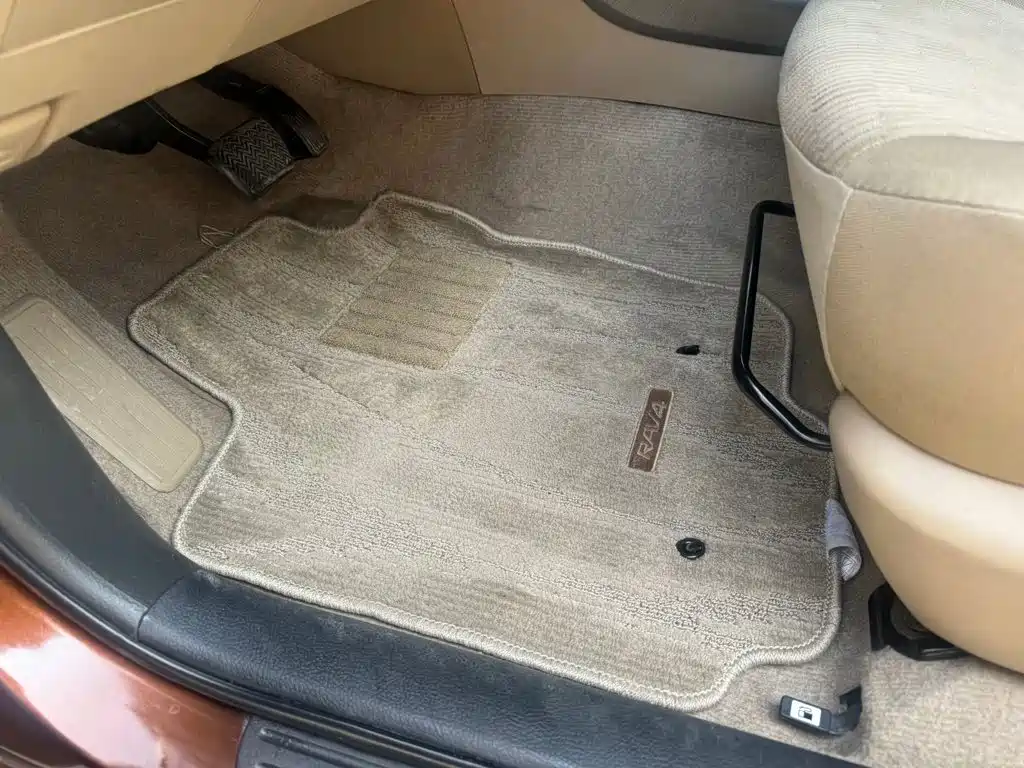 Toyota RAV4 — миниатюра 11