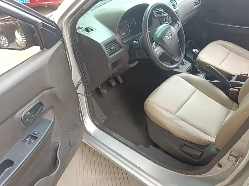 Wuling Hongguang — миниатюра 16
