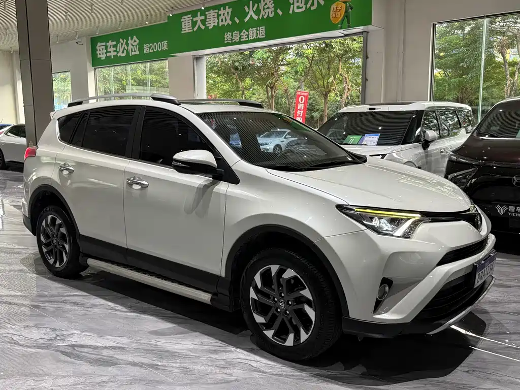 Toyota RAV4 — миниатюра 4