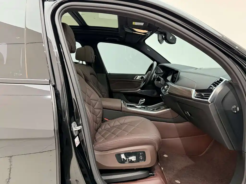 BMW X5 2022 xDrive 40Li M Sport