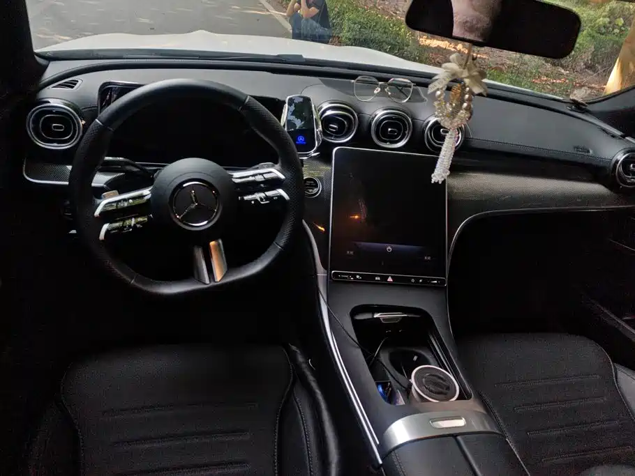 Mercedes-Benz C-Class — миниатюра 12