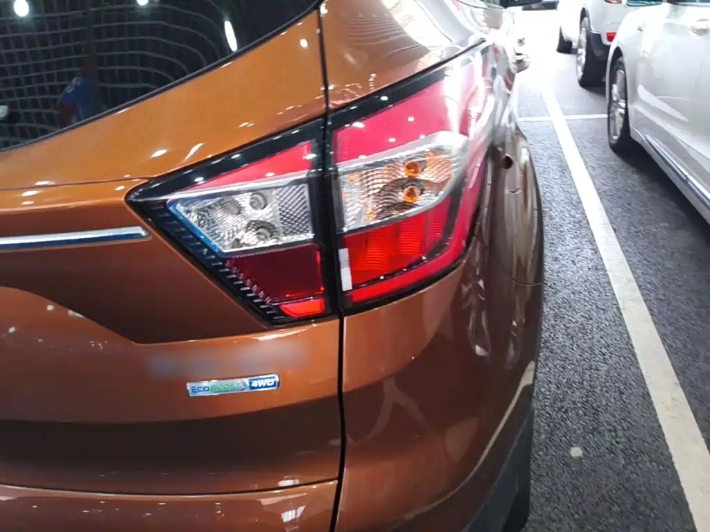 Ford Kuga — миниатюра 8