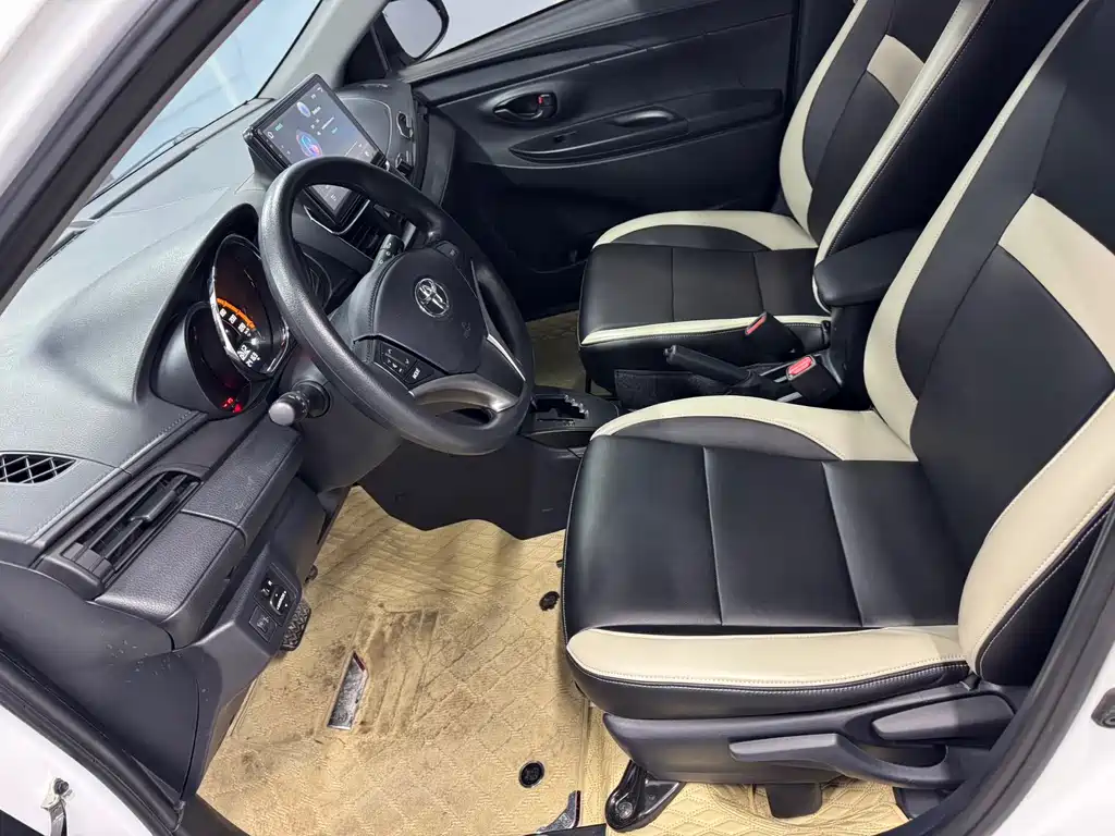 TOYOTA YARIS L ZHIXUAN