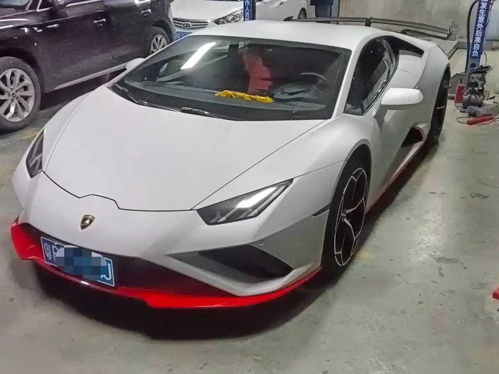 LAMBORGHINI HURACÁN
