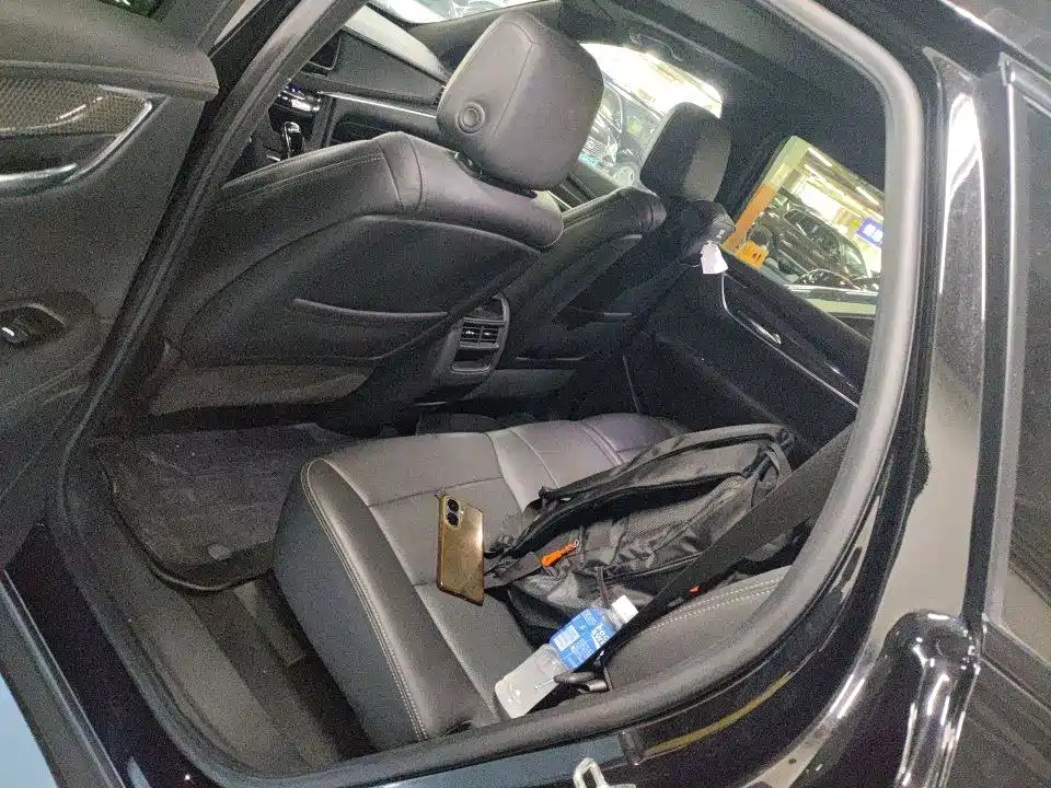 Cadillac XT5 — миниатюра 6