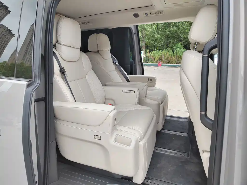 Li Auto Li MEGA — миниатюра 16