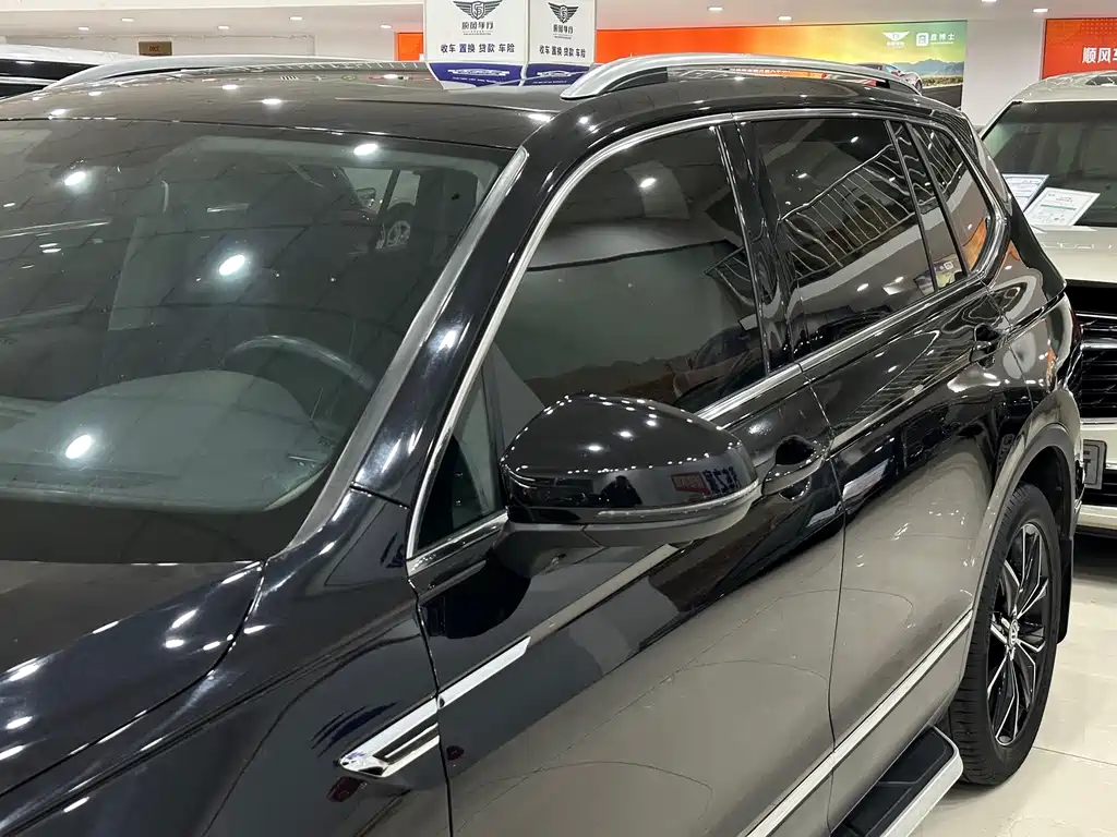 Volkswagen Tiguan L — миниатюра 23