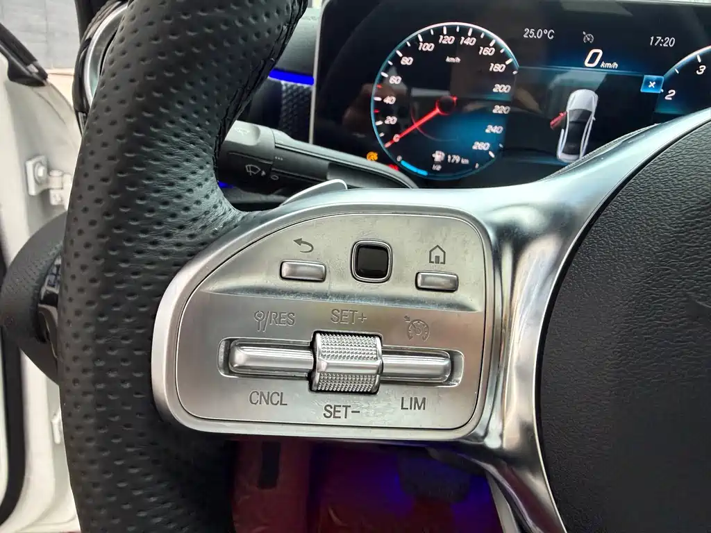 Mercedes-Benz A-Class — миниатюра 11