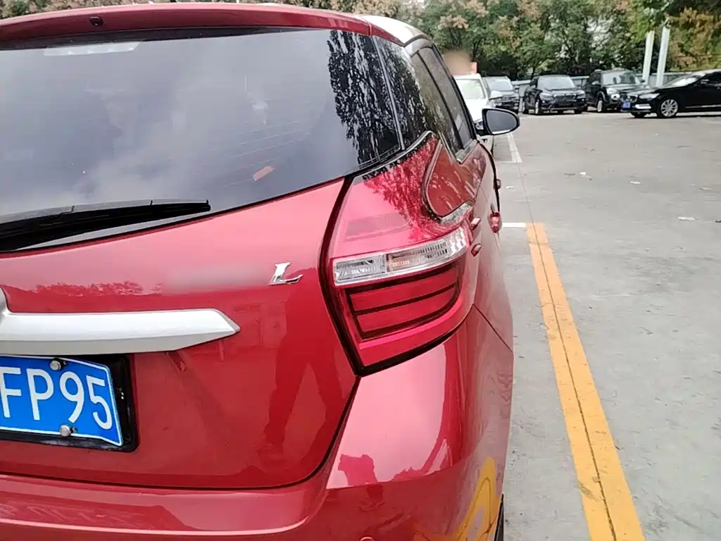 Toyota Yaris L — миниатюра 8