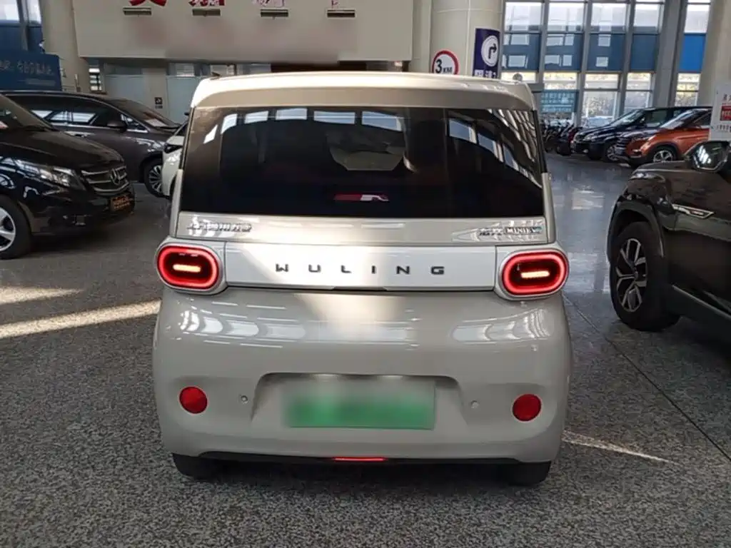 Wuling MINIEV — миниатюра 6