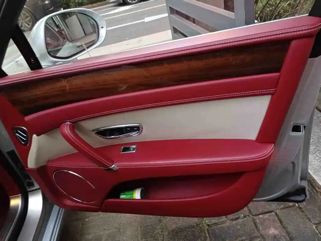 Bentley Flying Spur — миниатюра 4