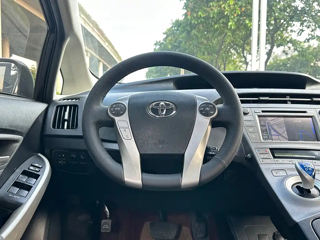 Toyota Prius — миниатюра 3