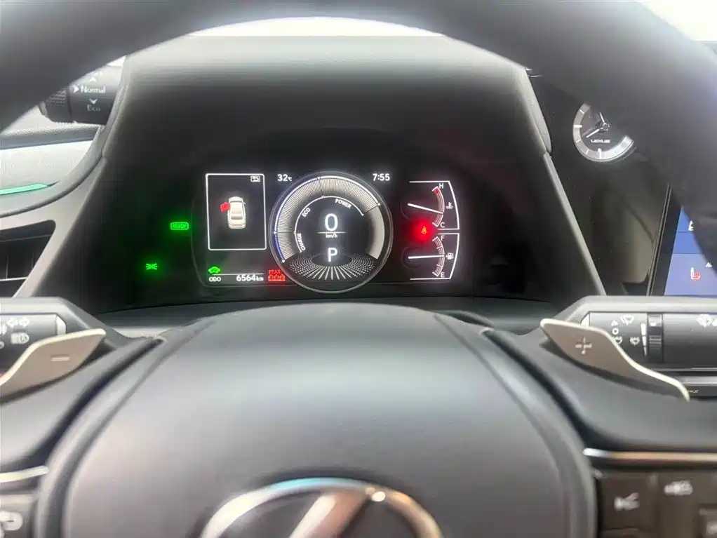 Lexus ES — миниатюра 8