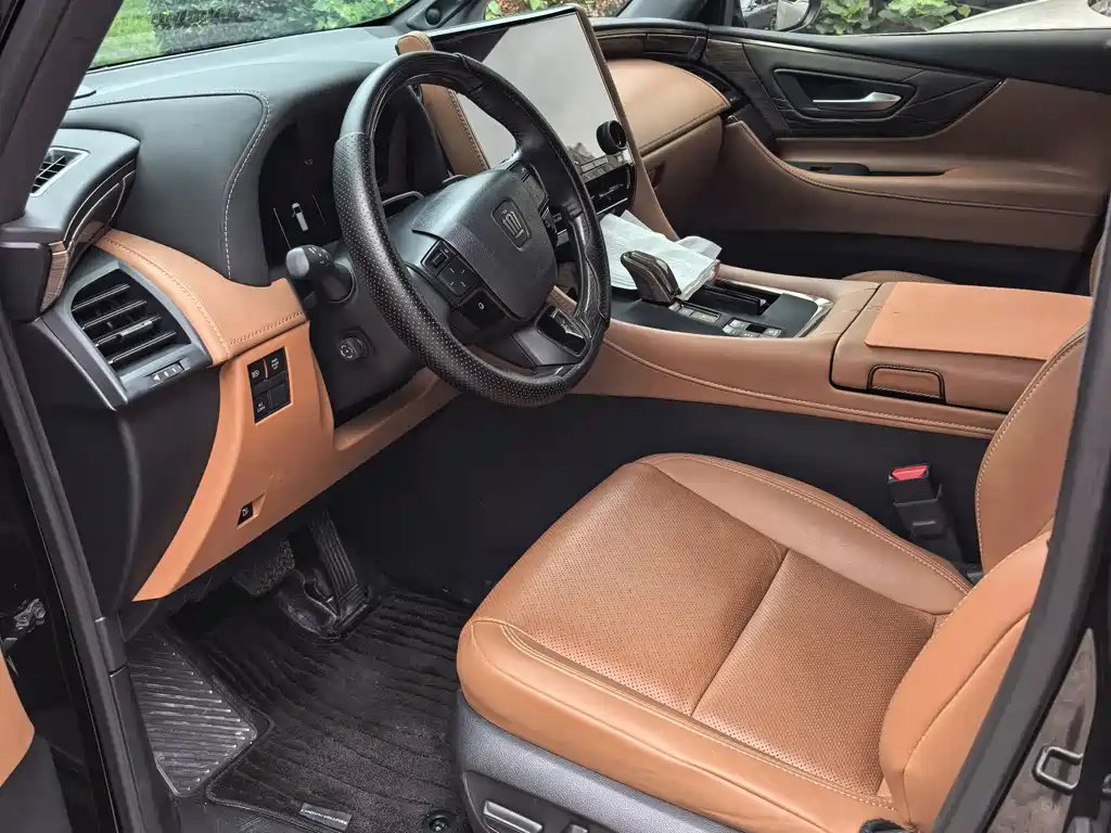Toyota Alphard — миниатюра 9