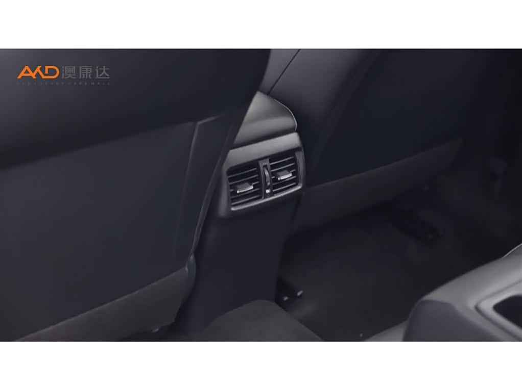 Nissan Sylphy 1.6 л 2021 г. Серебристо-серый, пробег 32000 км