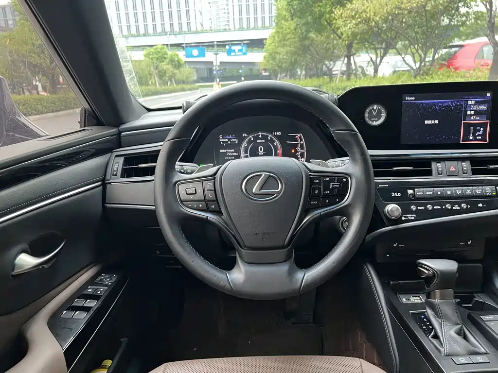 Lexus ES — миниатюра 14