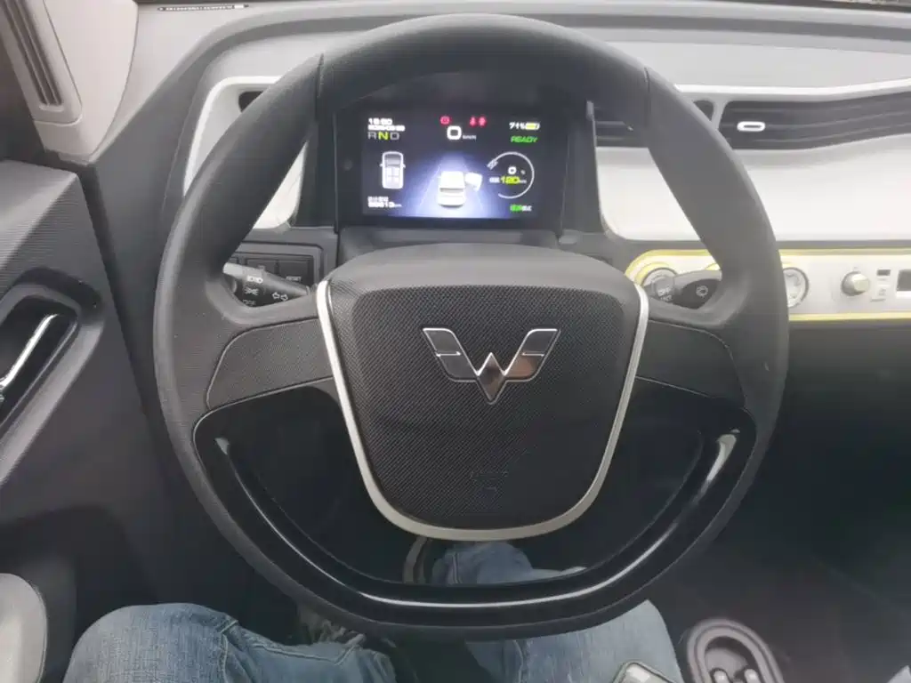 Wuling MINIEV — миниатюра 11