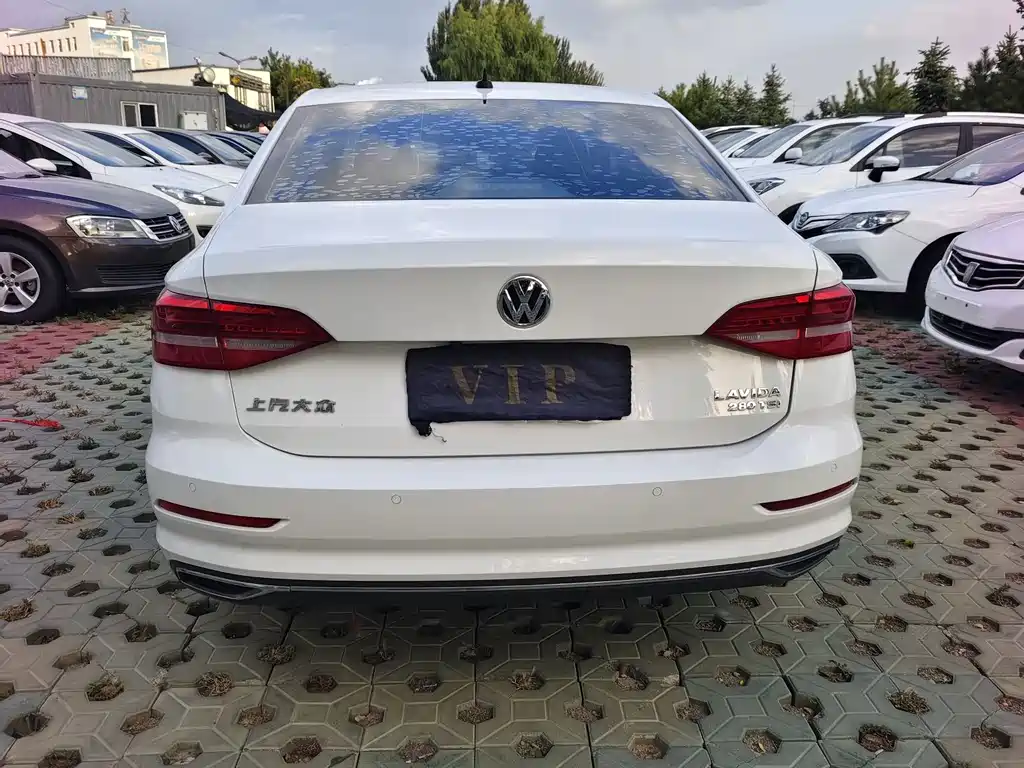 Volkswagen Lavida — миниатюра 8