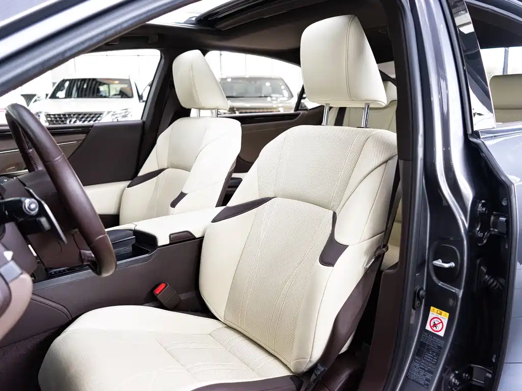 Lexus ES — миниатюра 11