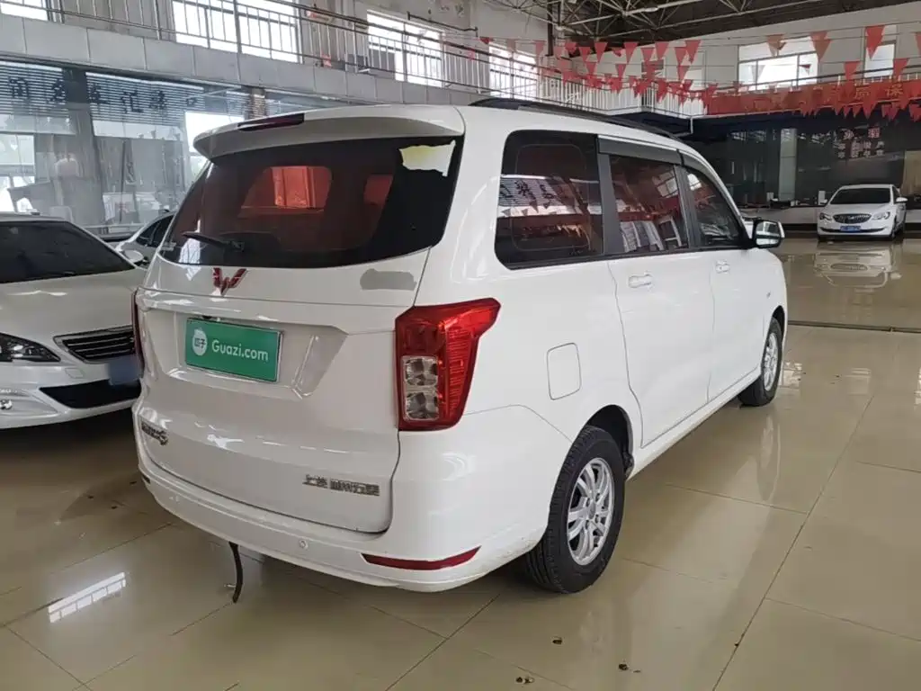 Wuling Hongguang — миниатюра 7