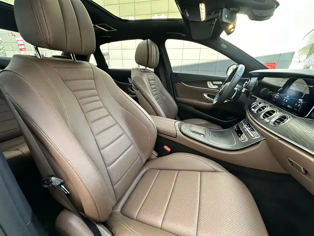 Mercedes-Benz E-Class — миниатюра 24