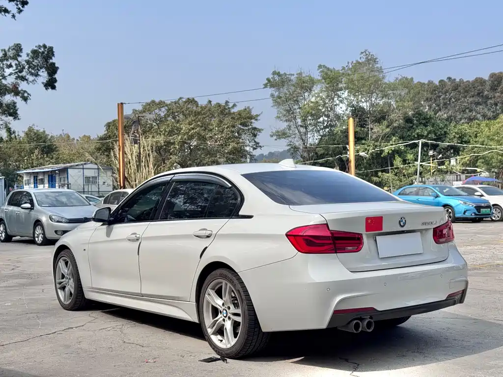 BMW 3 SERIES