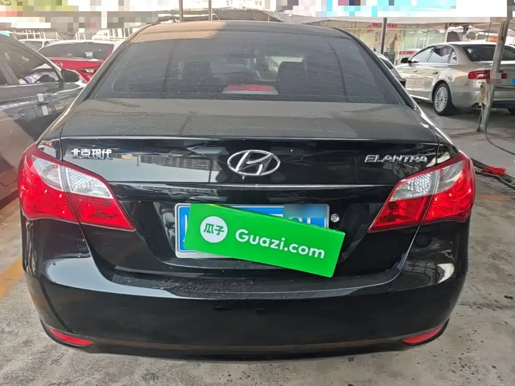 Hyundai Elantra — миниатюра 6
