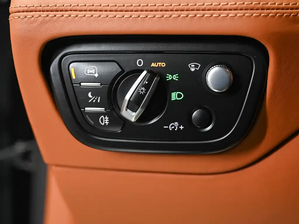 BENTLEY TIMYUE PLUG IN HYBRID