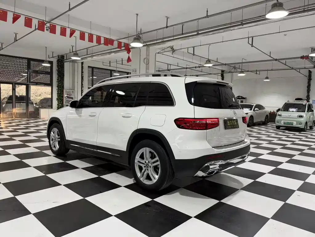 Mercedes-Benz GLB — миниатюра 6