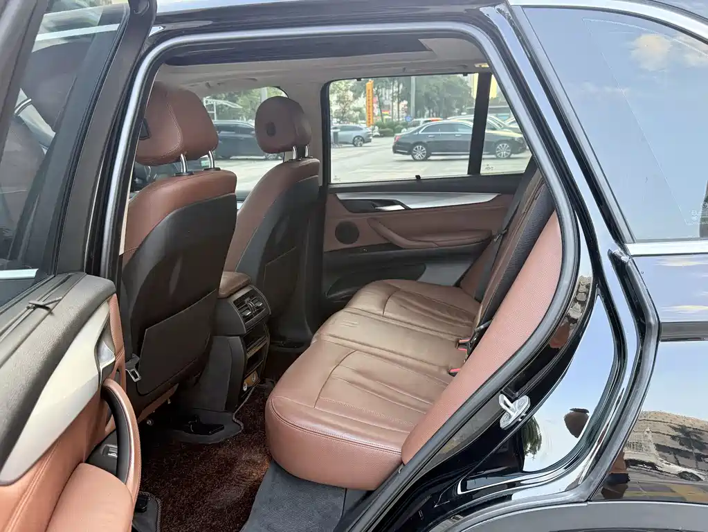 BMW X5 (Import) — миниатюра 6