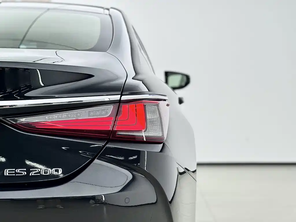 Lexus ES — миниатюра 14