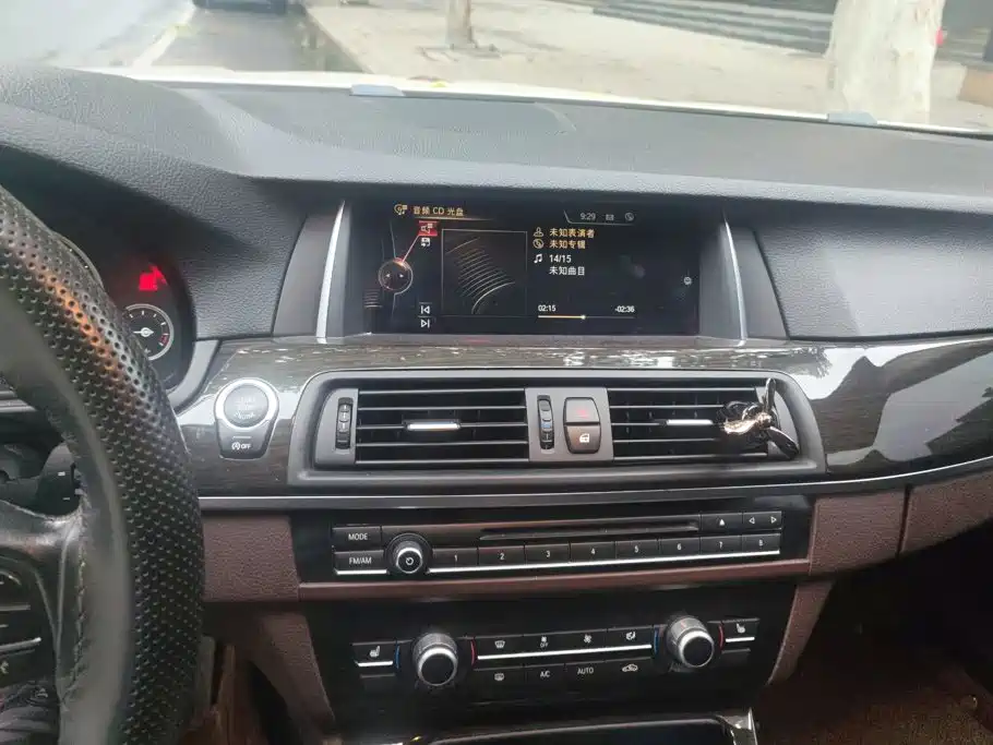 BMW 5 Series — миниатюра 13