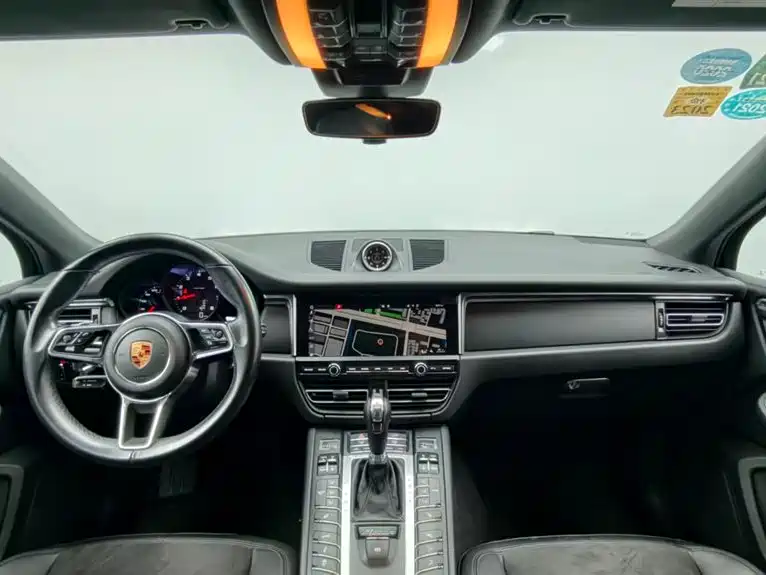 Porsche Macan — миниатюра 11