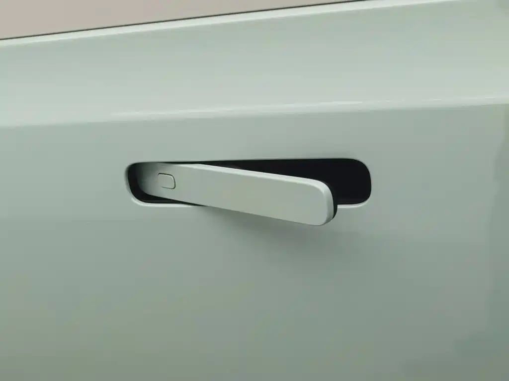 Baojun KiWi EV — миниатюра 18
