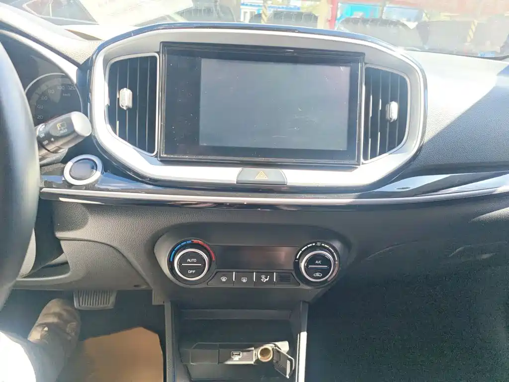 Kia KX1 — миниатюра 4