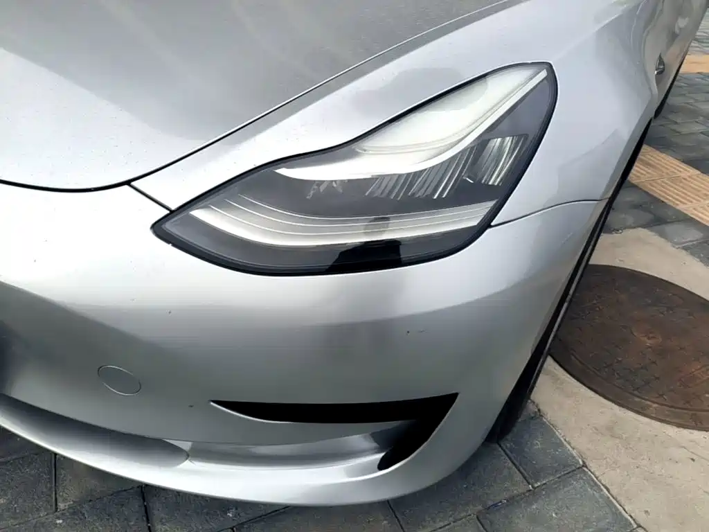 Tesla Model 3 — миниатюра 24